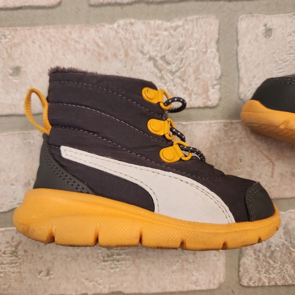 Puma Infant Soft Boot Dark Grey and Yellow Warm Fleece Lined Size 5C - Picture 3 of 10